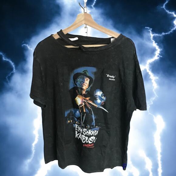 Nightmare On Elm Street NWT Women's Junior Medium Asymmetrical Cutout Wash Top - Picture 2 of 9